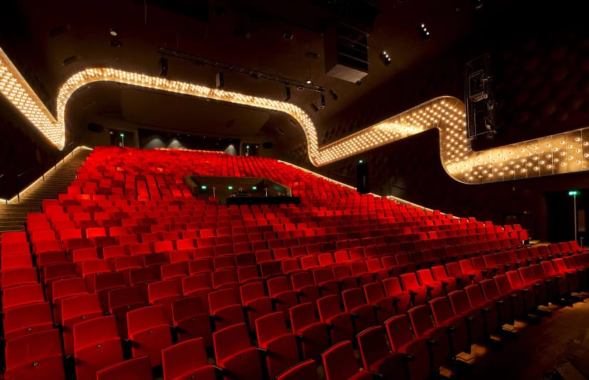 Oude Luxor Theater auditorium with tiered seating for award galas and keynote sessions.