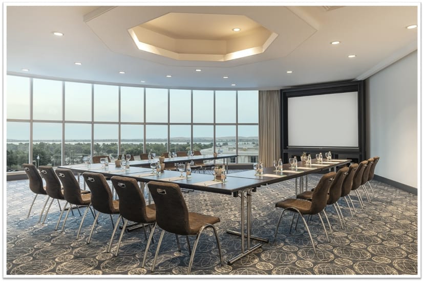 Modern meeting room at Le Royal Méridien Abu Dhabi, ideal for corporate events and presentations.