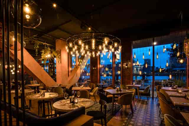 Humphrey’s Restaurant industrial-chic interior for corporate mixers and upscale evening receptions.