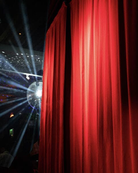 Showtime - Live Music, Entertainment & Cabaret- Albert's Schloss