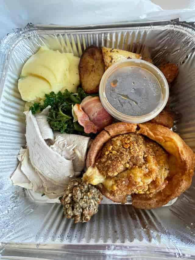 Boxed lunch catering at Bistro B31: efficient, utilitarian food service for corporate events.