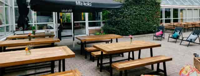 Smartvillage community area with flexible bench seating for outdoor networking and breakout events.