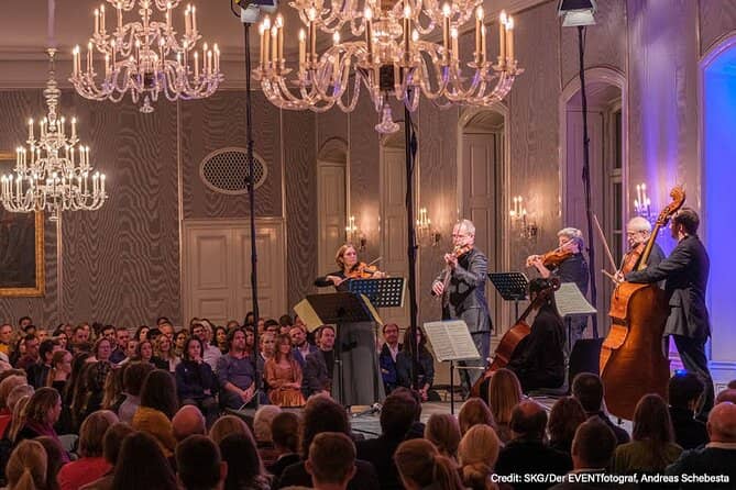 Hubertussaal classical chamber music concert in an ornate historic ballroom.