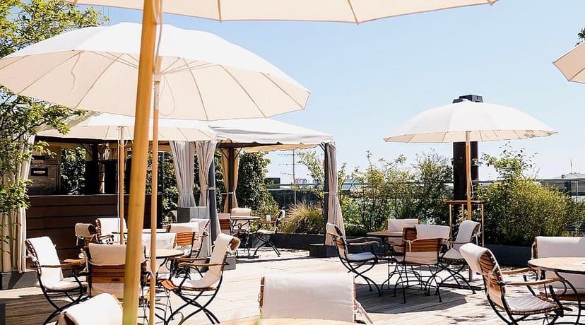 Blue Spa Bar: Casual networking reception setup with comfortable al fresco seating.