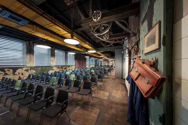 Kleine Lokhalle Munich: Industrial-chic theater venue for corporate events and creative workshops.