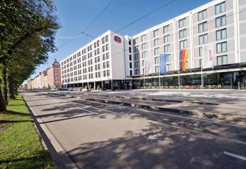 Modern Residence Inn Munich City East studio for corporate group events and business travel.
