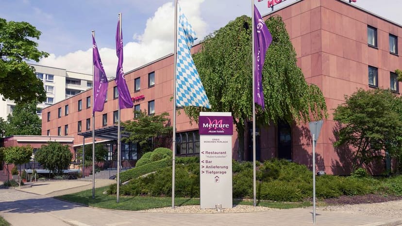 Mercure Hotel Muenchen Sued Messe restaurant interior for business meetings and corporate events.