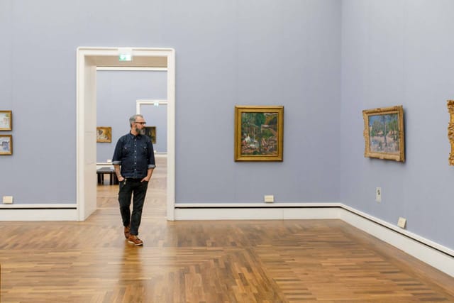 Minimalist Study Gallery, Alte Pinakothek: Sophisticated corporate reception & brand activation venue.