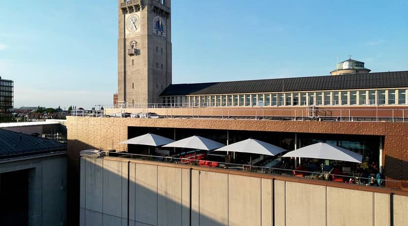 Café Exponat rooftop: historic museum venue for cocktail receptions and VIP networking events.