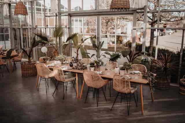 Light-filled greenhouse venue for intimate high-end micro-weddings in Munich.