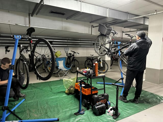Pop-up workshop in Agendis Business Center parking for corporate incentive and cycling events.