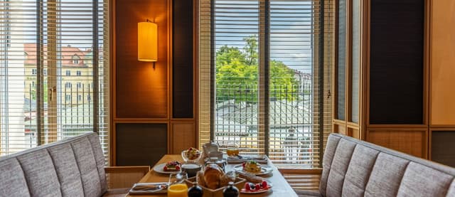 The LOUIS Private Dining