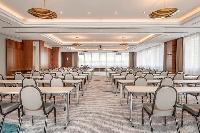 Titan Meeting Room