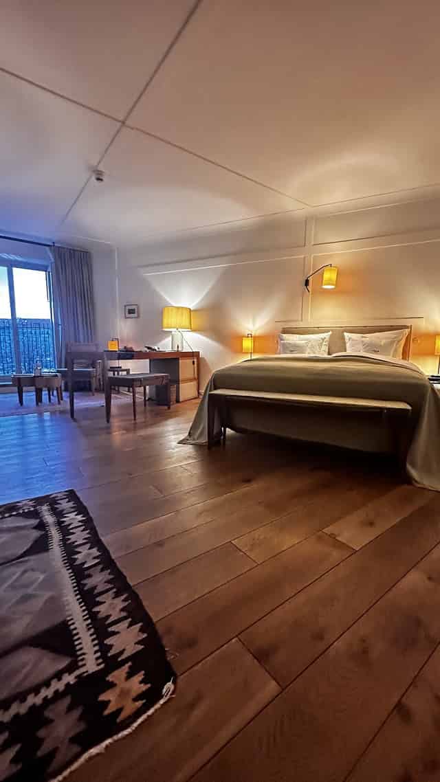 Courtyard Room