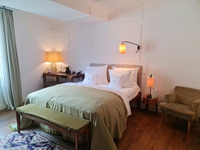 Courtyard Room