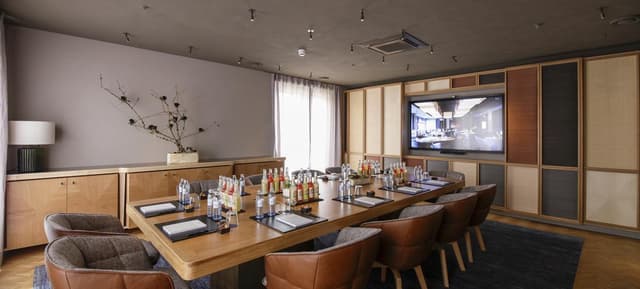 LOUIS Private Dining