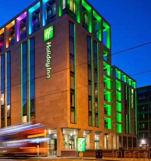 Modern Holiday Inn meeting space in Manchester, ideal for corporate events and accommodations.