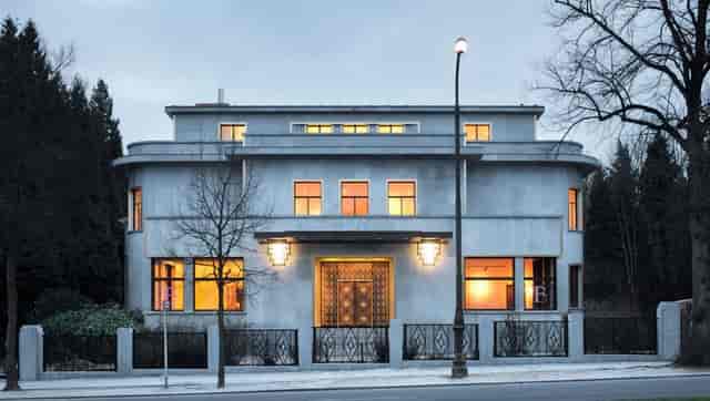 Sophisticated Fondation Boghossian venue with architectural character for boutique events and dinners.