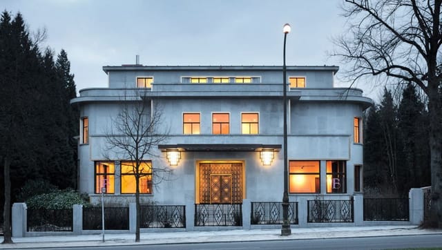 Sophisticated Fondation Boghossian venue with architectural character for boutique events and dinners.