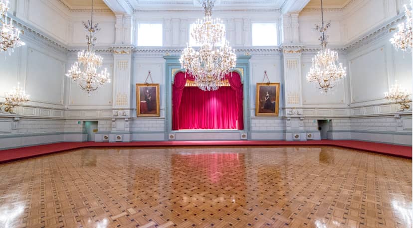 Concert Noble ballroom with crystal chandeliers for gala dinners and awards ceremonies.