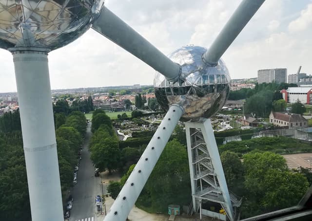 Lateral sphere