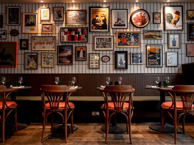 Maison du Luxembourg restaurant with gallery wall for intimate breakout sessions and networking.