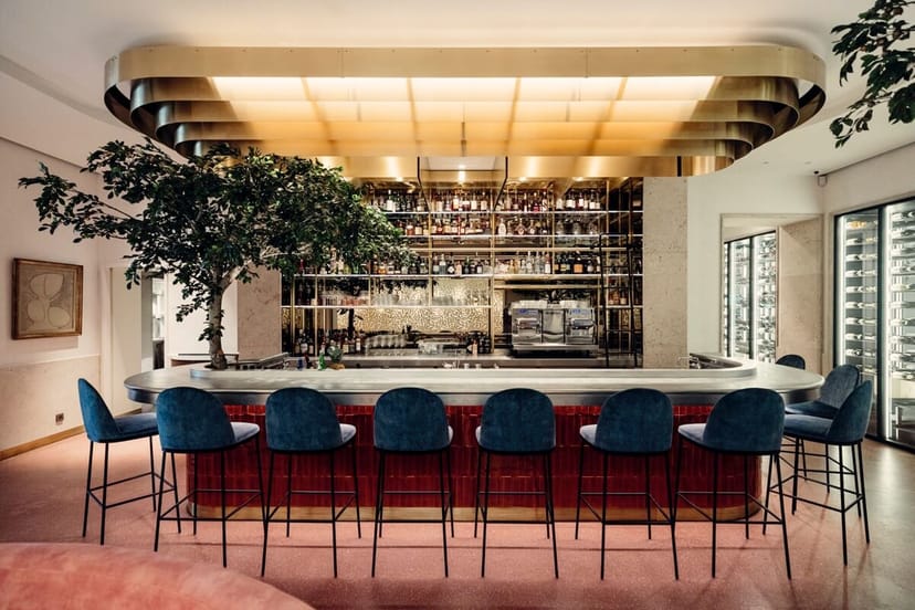 Lounge Bar at La Villa Lorraine: Plush velvet seating for VIP receptions and networking events.