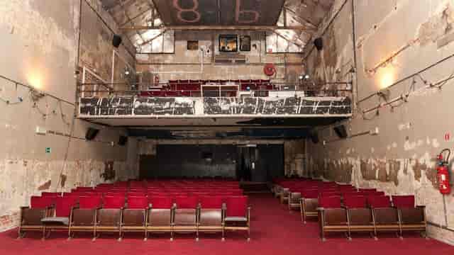 Cinema in Flagey industrial venue for professional event renovation and production.