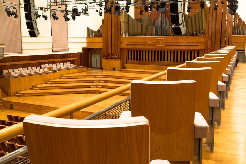 Flagey Concert Hall: tiered auditorium for professional keynote presentations and award ceremonies.