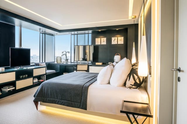 Splendour Suite in The Hotel Brussels: executive room with workspace for VIP and incentive travel.