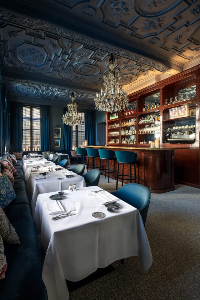 TheMerode upscale restaurant bar for corporate dinners and networking events.