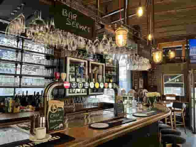 Bar