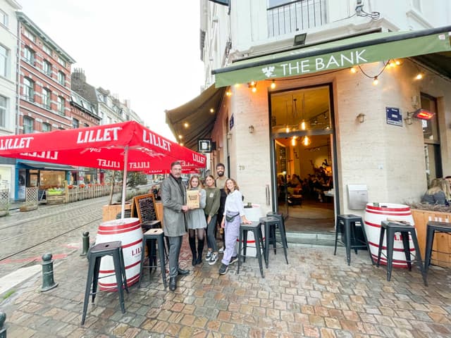 Bar