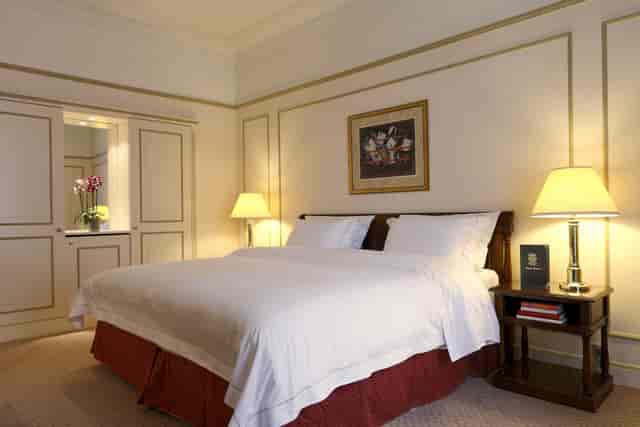 VIP hotel suite at Le Plaza, ideal for luxury executive overnight stays and business travel.