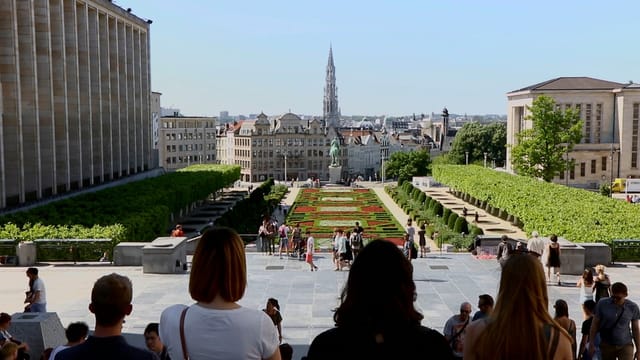 Duquesnoy A+B in Brussels overlooking Mont des Arts, ideal for outdoor receptions and events.