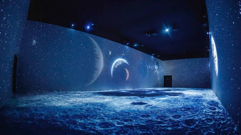 Immersive 360-degree projection at Plein Publiek BXL for brand activations and gala dinners.