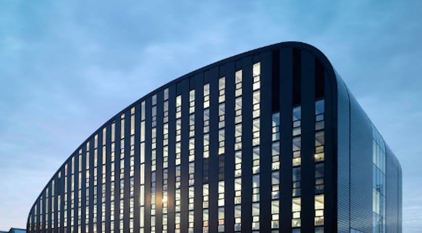 Modern Eco-Dynamic Workspace for corporate tech summits and brand launch events.
