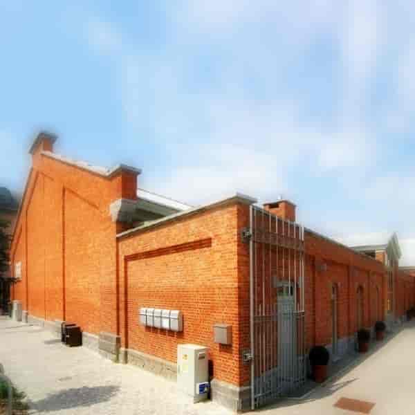 Modular Space at Maison du Bois: industrial venue for experiential events and pop-up markets.