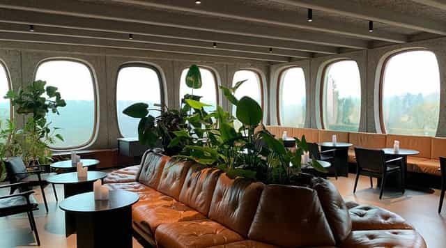 Fosbury & Sons Boitsfort lounge with modular seating for networking and brainstorming events.
