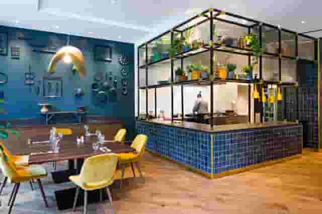 Jourdan Lounge