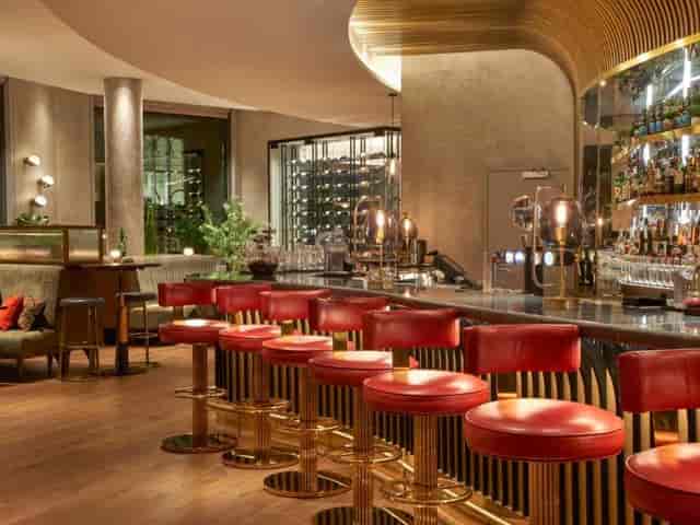 Jourdan Lounge bar for VIP cocktail hours and professional networking events in Brussels.