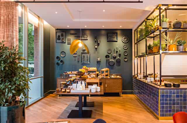 Jourdan Lounge