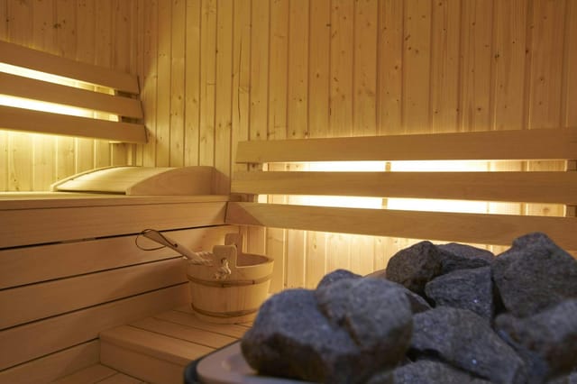 Upscale business corner in 9Hotel Sablon, premium wellness amenity for incentive travel events.