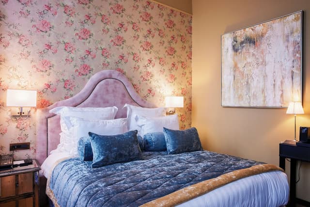 Prestige Room