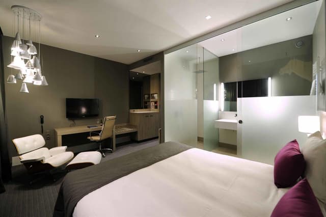 Room Jade