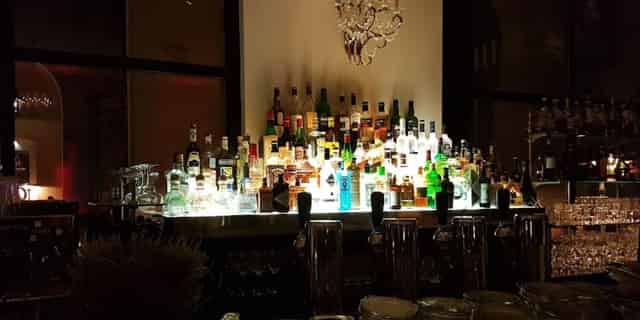Cocktail bar