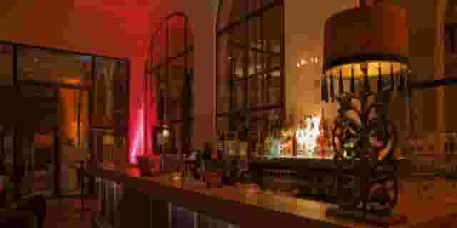 Cocktail bar