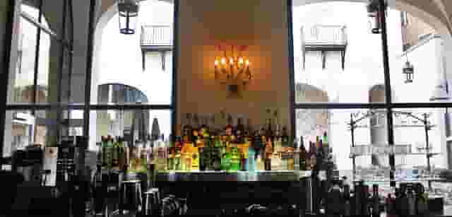 Cocktail bar