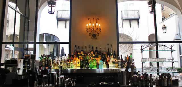 Cocktail bar