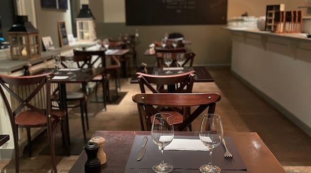 Private restaurant boardroom for intimate business dinners and boutique networking events.